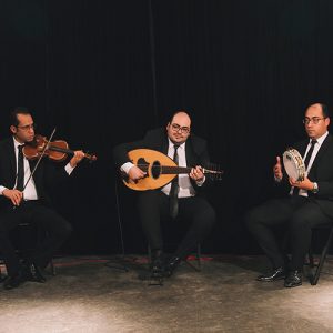 عود مع كمان